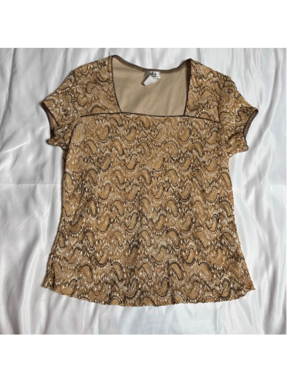 Women's Creative Design Works, Inc. Gold & Brown Short Sleeve Tee M